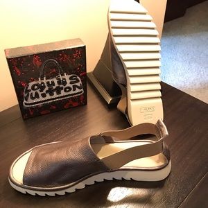 The Flexx Women Peep Toe Sandals